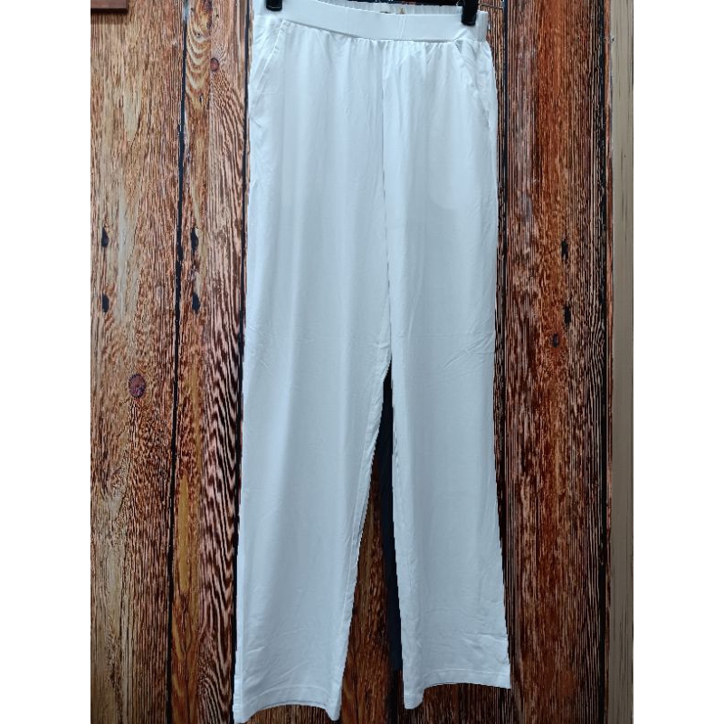 EMBA LADIES CELANA WANITA