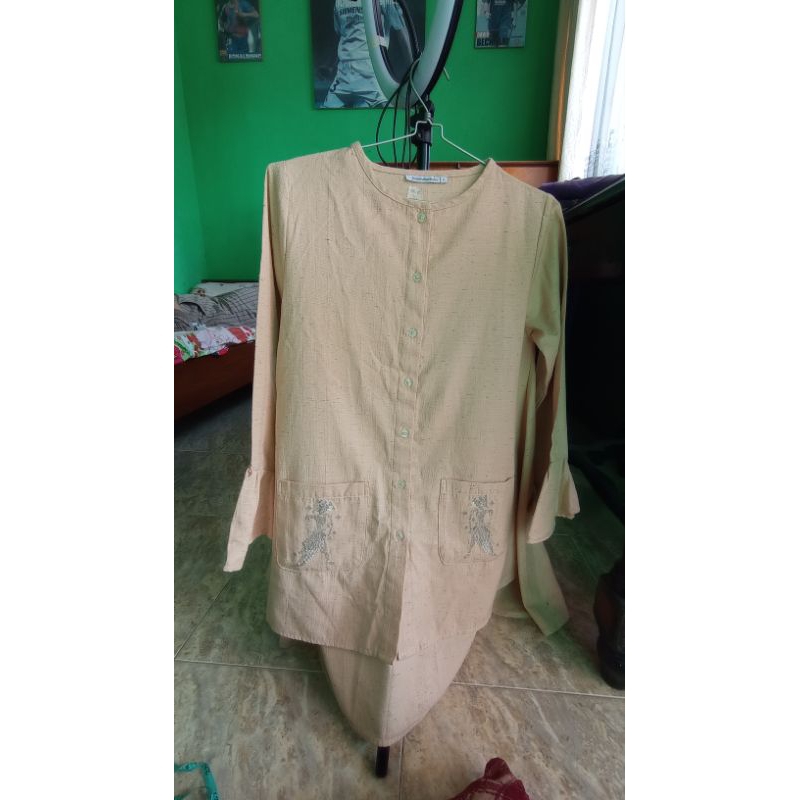 blouse wanita || ria miranda || blouse tunik motif || riamiranda