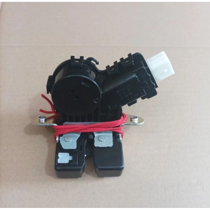 Door lock pintu bagasi Avanza Xenia tahun 2022 ori