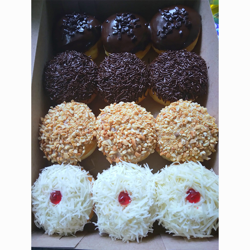 

Donat isi 12 pcs topping premium empuk dan Lembut