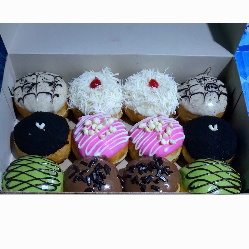 

Donat isi 12 topping grentea oreo tiramisu strowbery keju