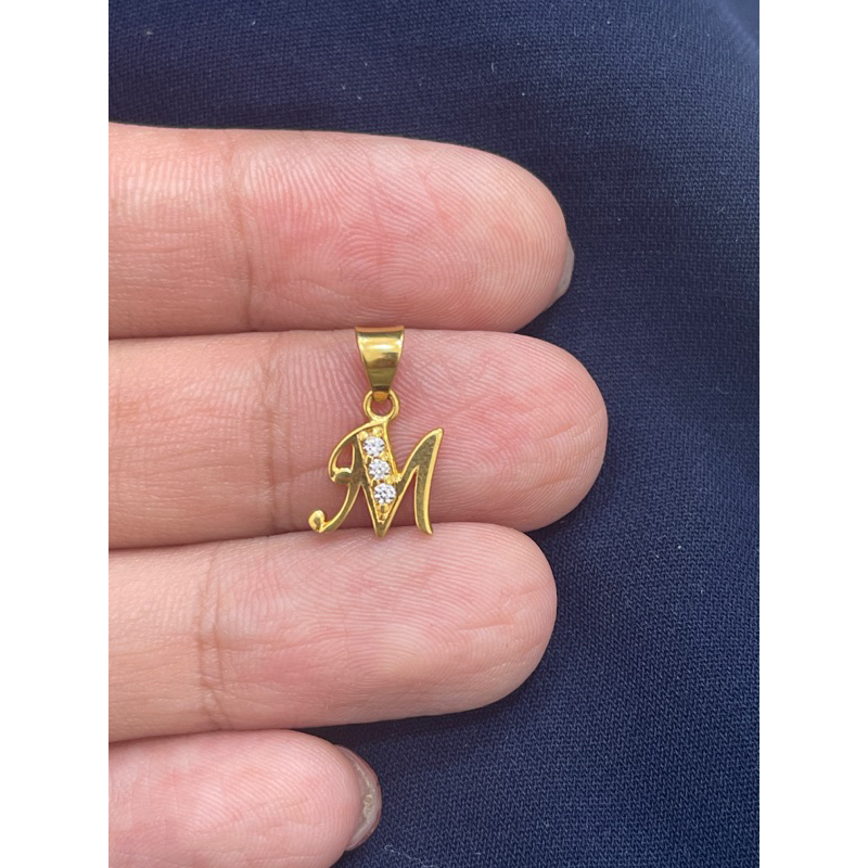 Liontin nagita emas asli kadar huruf m