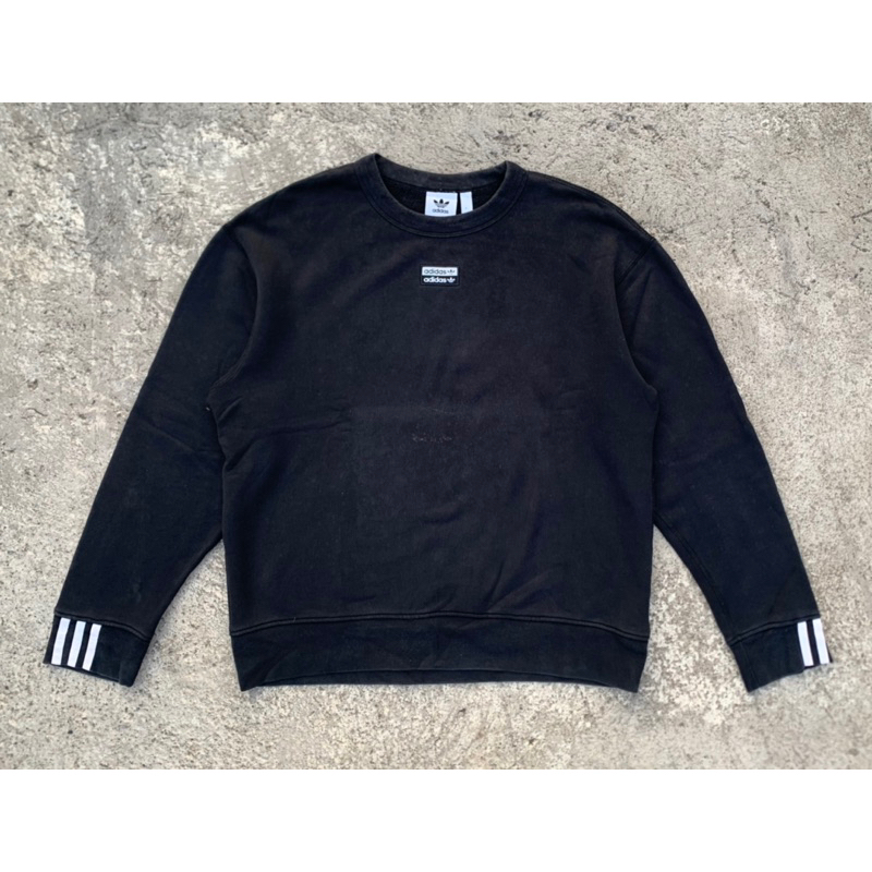 crewneck adidas center logo