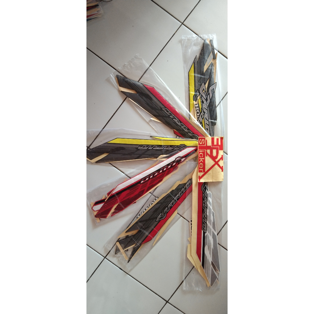 Striping sepeda motor Honda Vario 125 tahun 2017