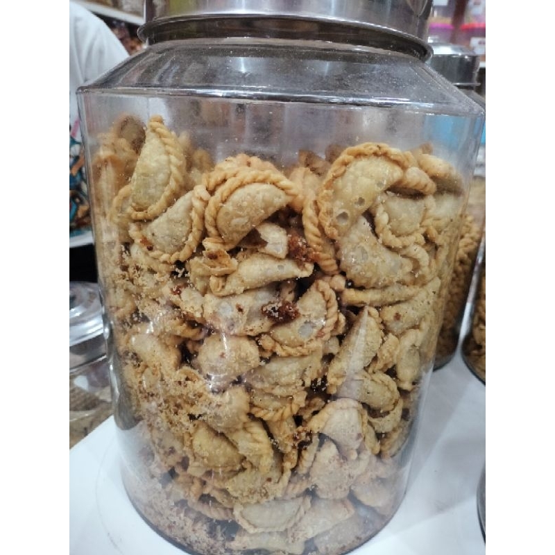 

pastel kering isi abon gurih