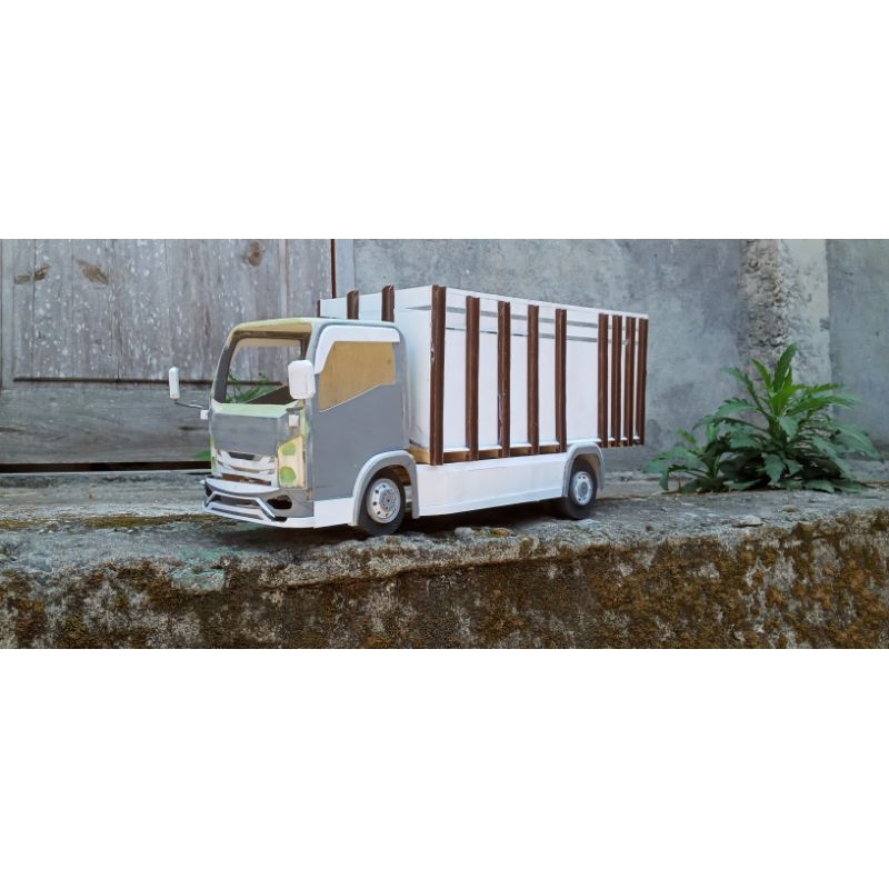 mentahan miniatur truk giga skala 12