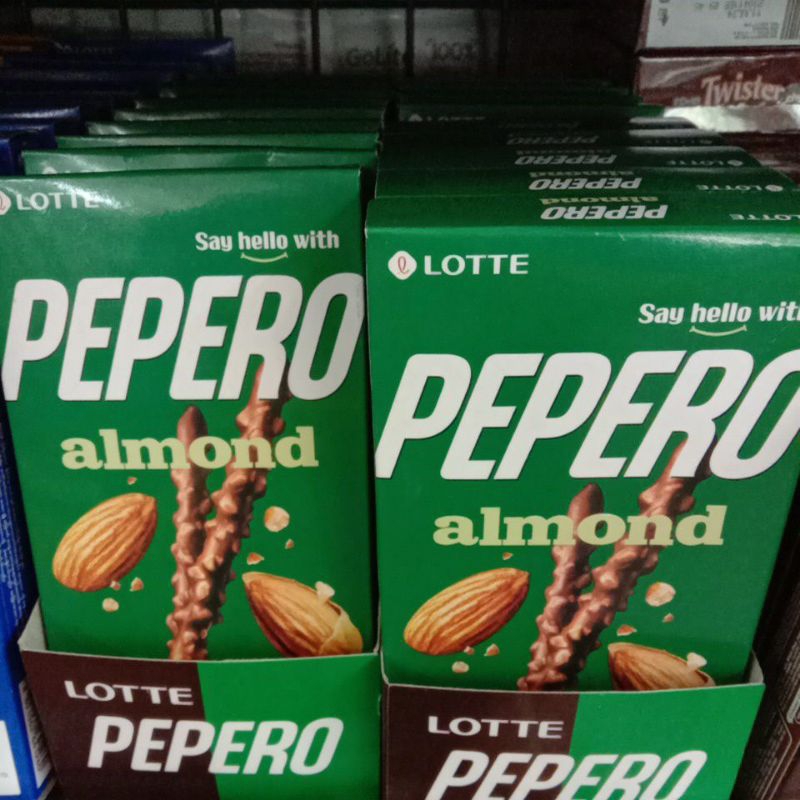 

LOTTE PEPERO ALMOND & CHOCOLATE 32GR / BISKUIT SALUT COKELAT & KACANG ALMOND