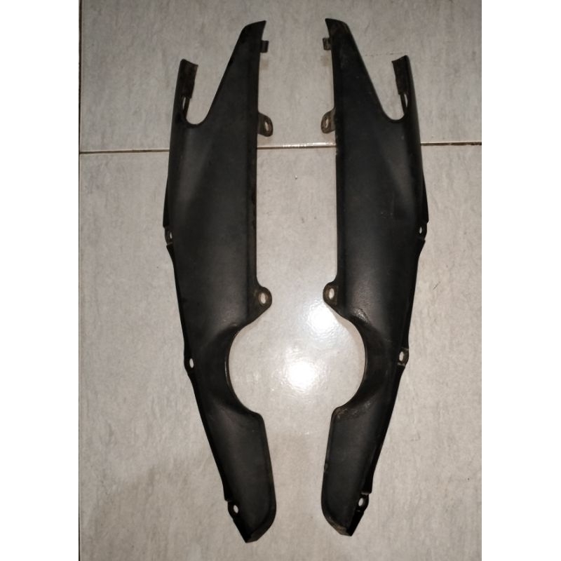 Bodi Cover sambungan bodi belakang Revo absolute