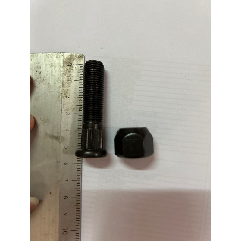 HUB BOLT LONG / BAUT RODA PANJANG CARRY EXTRA ST100 FUTURA APV ERTIGA
