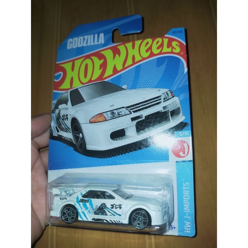 hot wheels Nissan skyline GT-R
