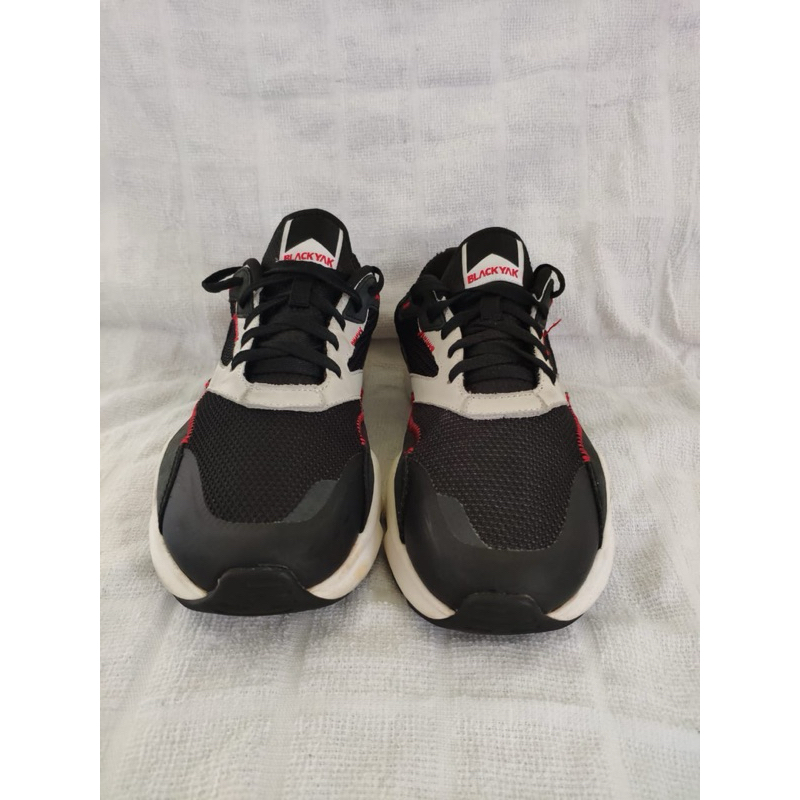 sepatu black yak size 42