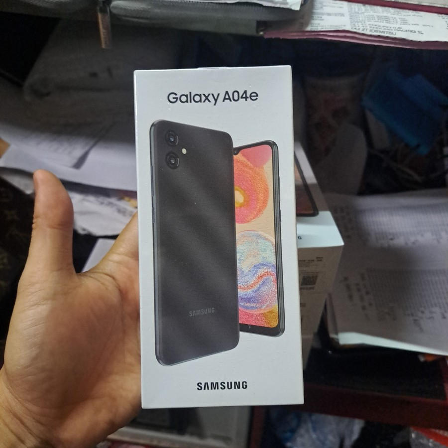 Samsung A04e 3/32 Ram 3 rom 32 GB Garansi resmi sein 1 tahun baru 100% - Hitam