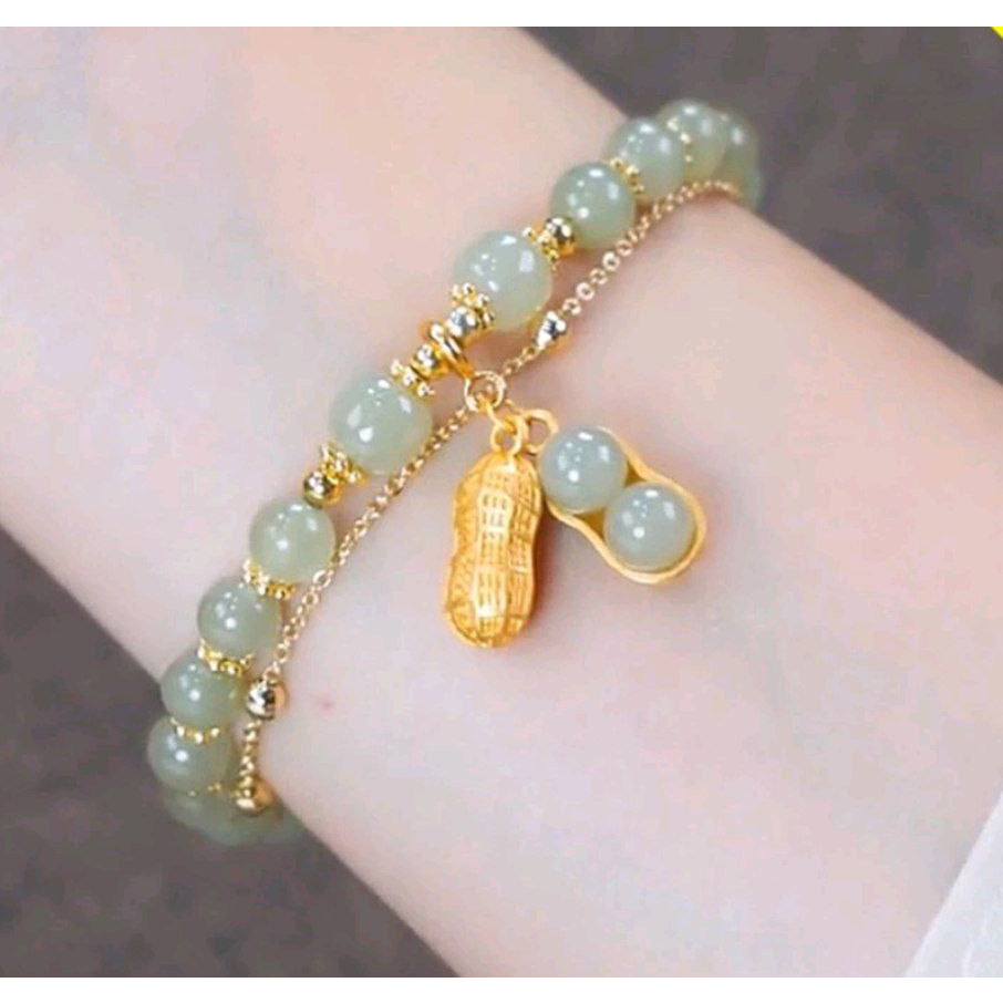 Gelang kacang keberuntungan