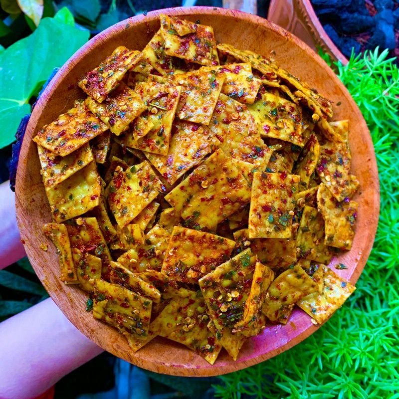 

250 KRIPIK PANGSIT SULTAN PEDAS CIKRUH DAUN JERUK