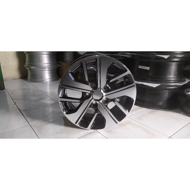 Velg Original/OEM Xpander Ultimate R16