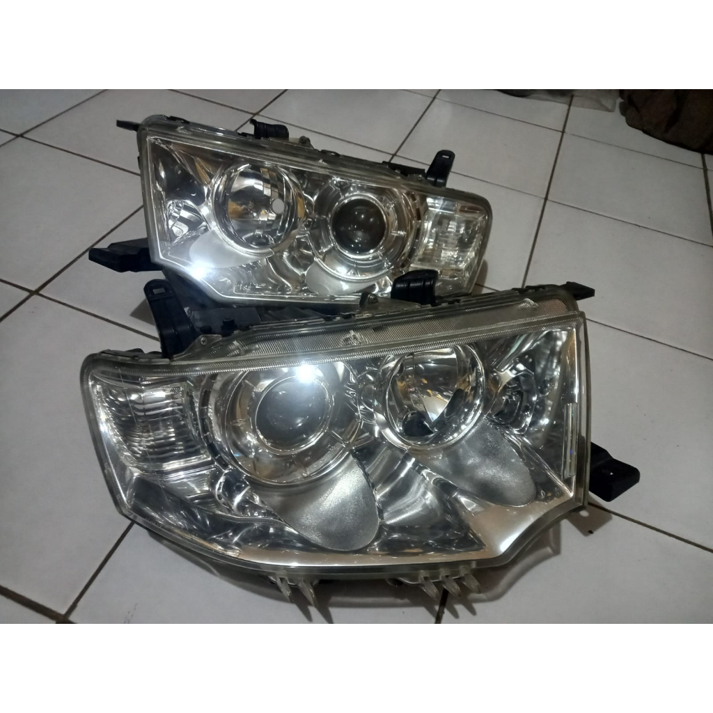 Headlamp Mitsibishi Pajero Sport Exceed