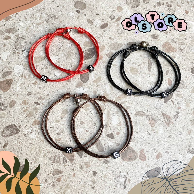 Gelang Couple Inisial Nama Dadu Hitam / Gelang Tali Korea Inisial Nama / Gelang Magnet