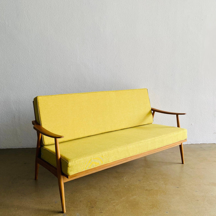 Bangku Sofa Panjang Scandinavian Modern Valencia