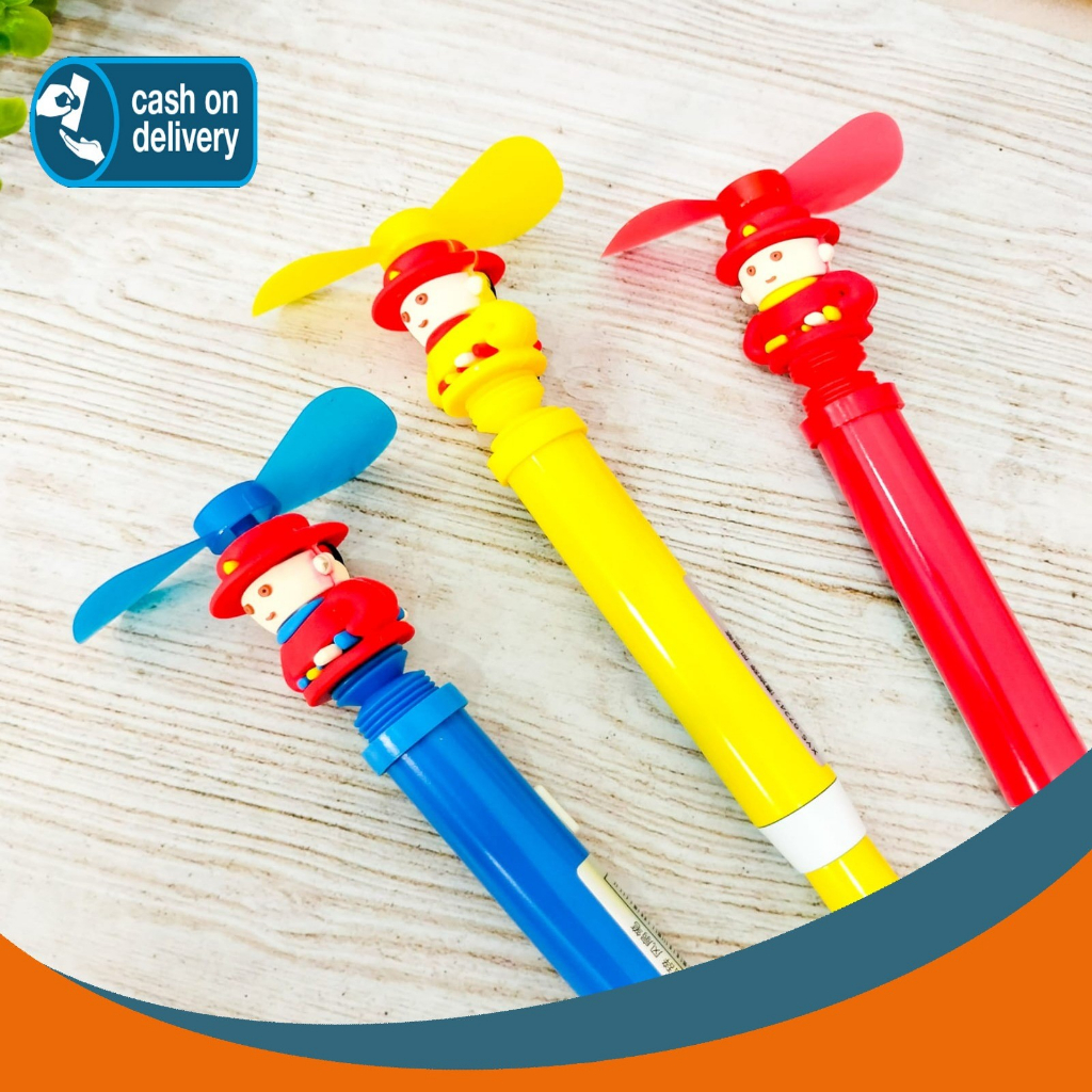 

PULPEN KIPAS ELEKTRIK ORANG BERTOPI PEN FREE BATERAI ALAT-ALAT SEKOLAH AESTHETIC COD LUCU IMUT KADO UNIK TERMURAH