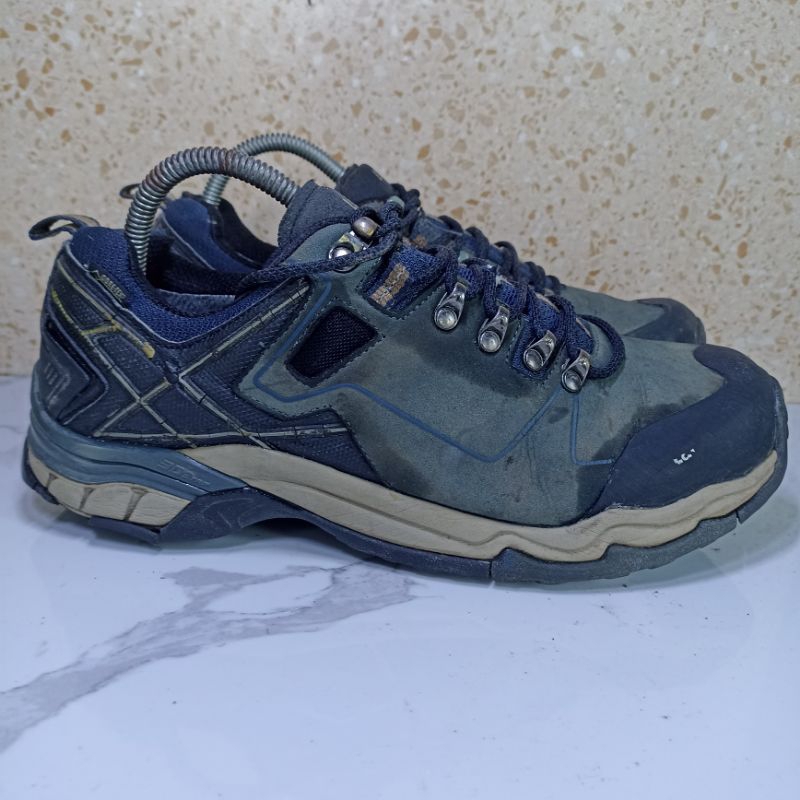 Sepatu trail Lafuma Goretex Size 42 27 cm