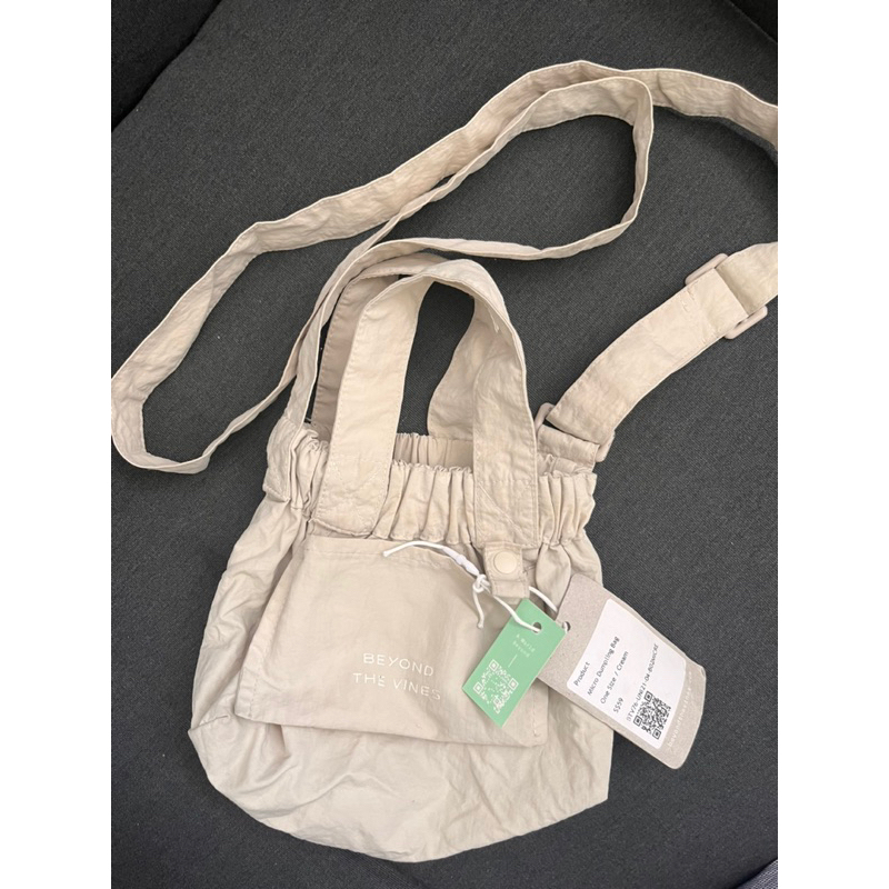 Beyond the vines micro cream preloved