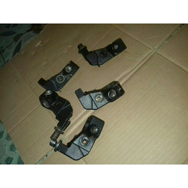 BRAKET KOPLING/DUDUKAN SPION VIXION