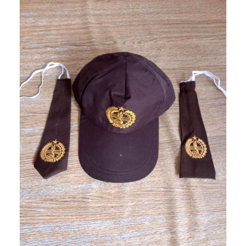 topi Pramuka dan dasi
