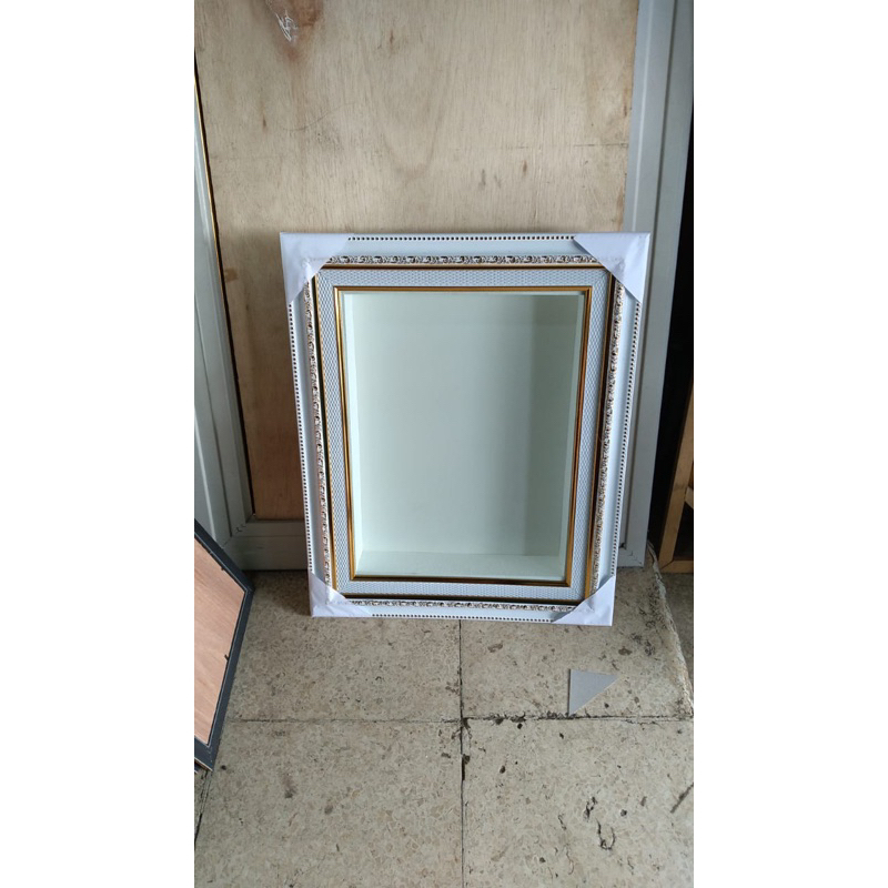 PIGORA MAHAR FRAME UKIR EMAS PUTIH