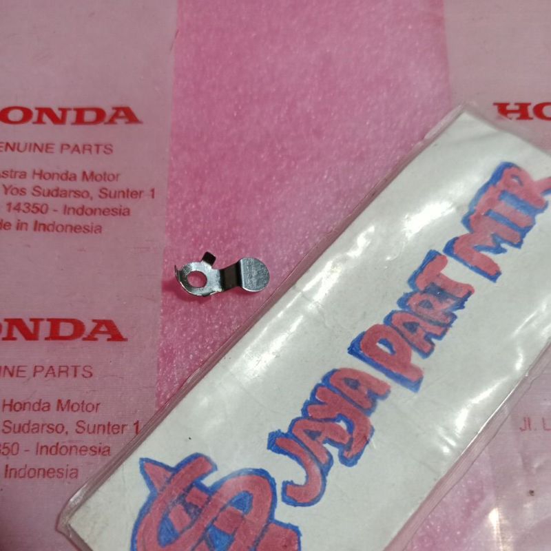 klip pla kecil tutup lubamg minyak dalam master rem atas honda vario 125 150 160 genio scoopy ori
