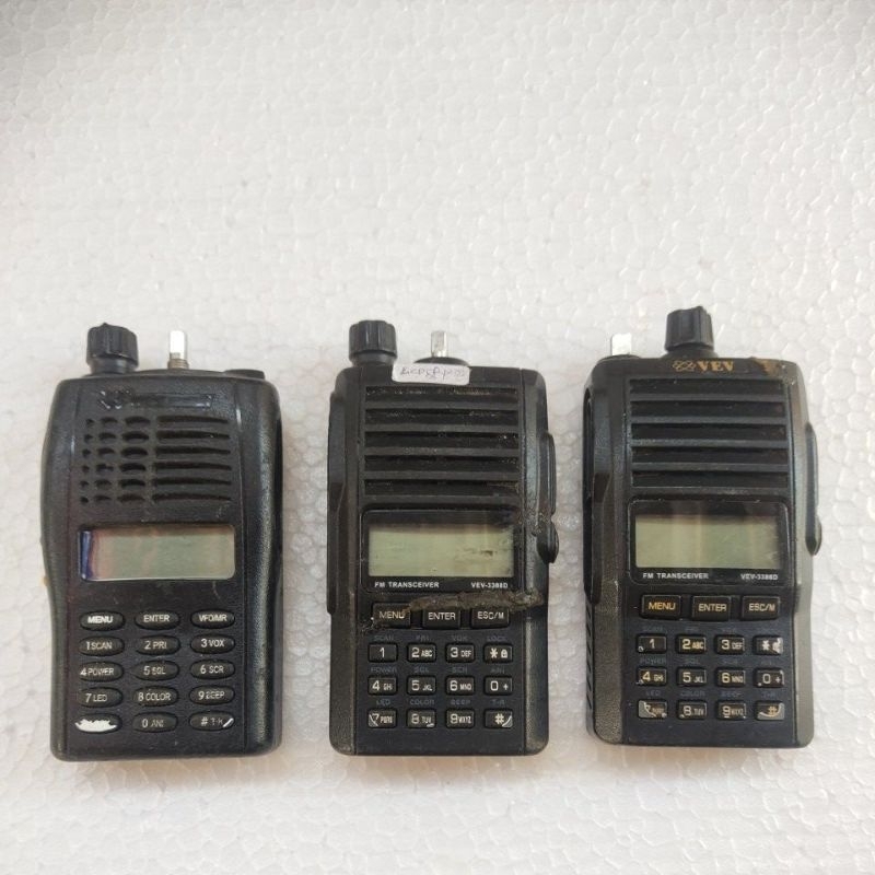 HT VEV 3288D UHF RADIO KOMUNIKASI VEV 3288D
