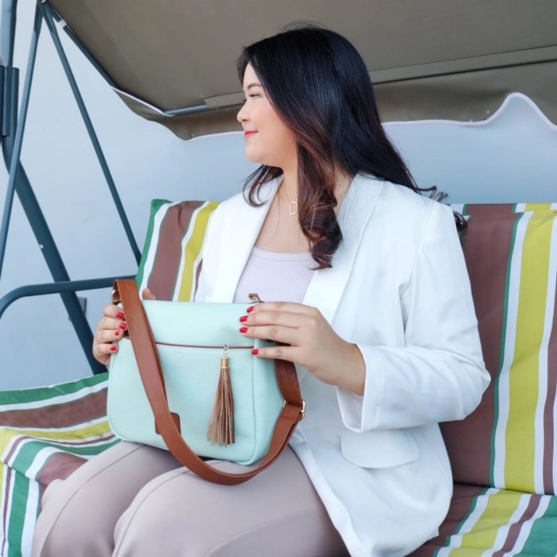 Tas selempang wanita kulit sapi MARVEL Series