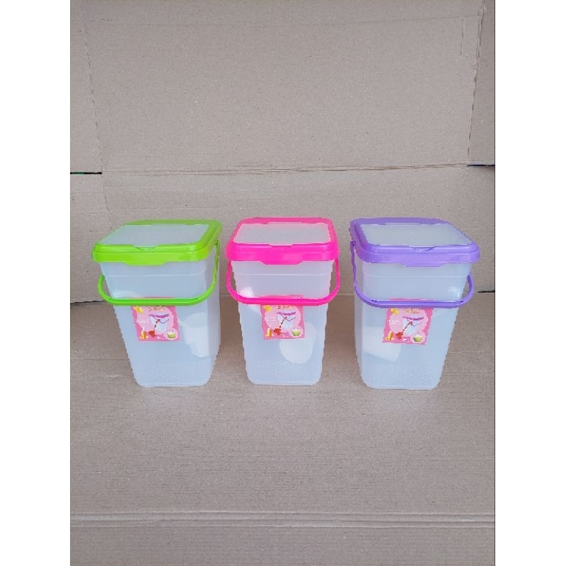 Toples es buah gayung 15 liter lovenia