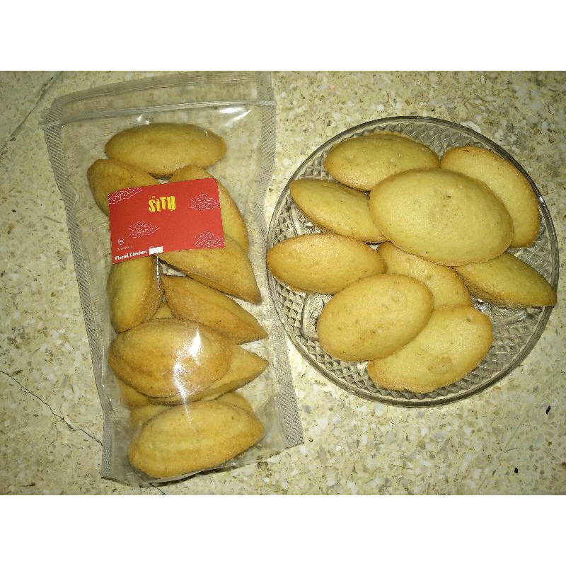 

Bolu Kijing / Bolu Perahu / Bolu Cubit / Bolu / Bolu Kijing Gandok / Bolu Klemben. Manis Empuk (Home Made)