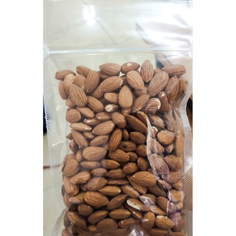 

Kacang almond 250gr