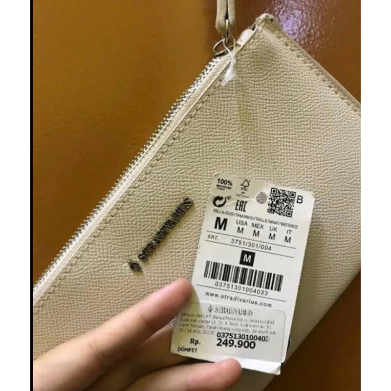 dompet stradivarius ori store