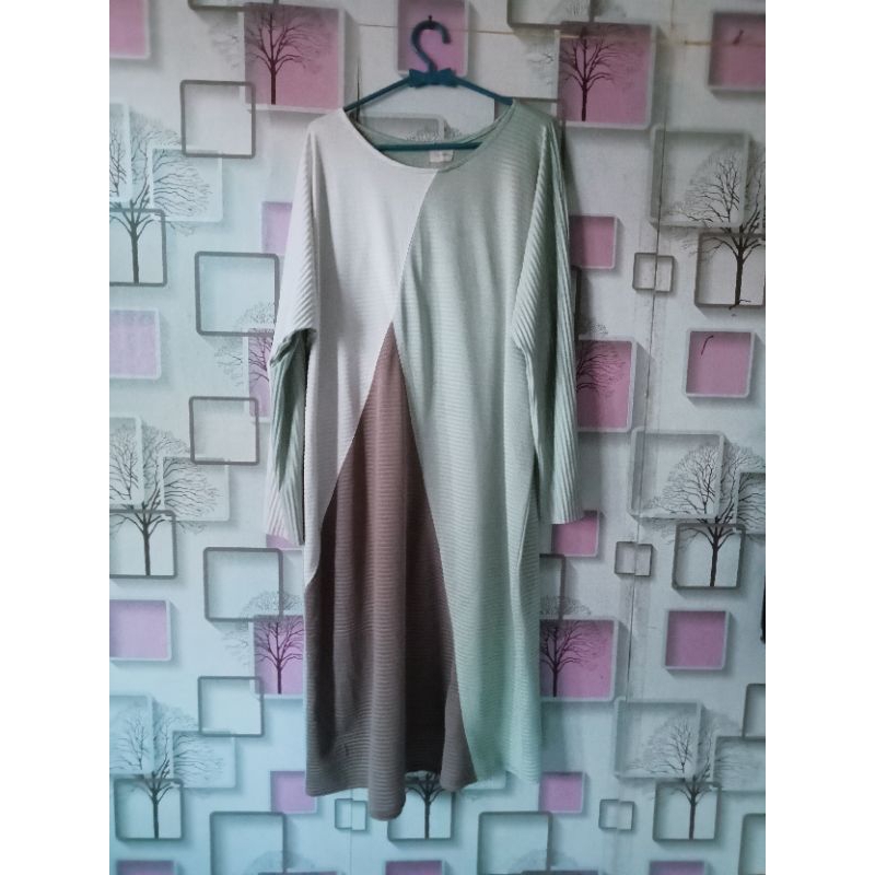PRELOVED Tunik Oclo Plisket Pleats
