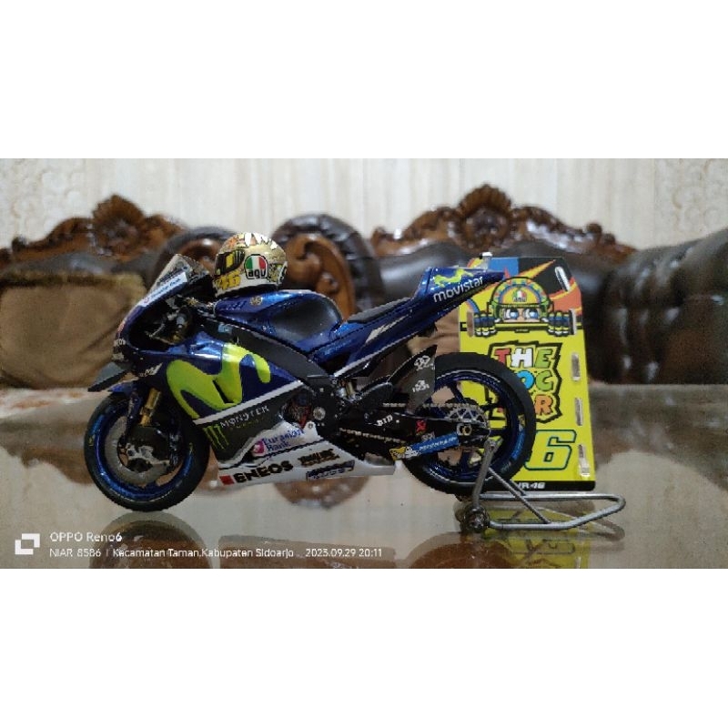 Miniatur Mokit Tamiya  Yamaha Valentino Rossi M1 VR46 1:12