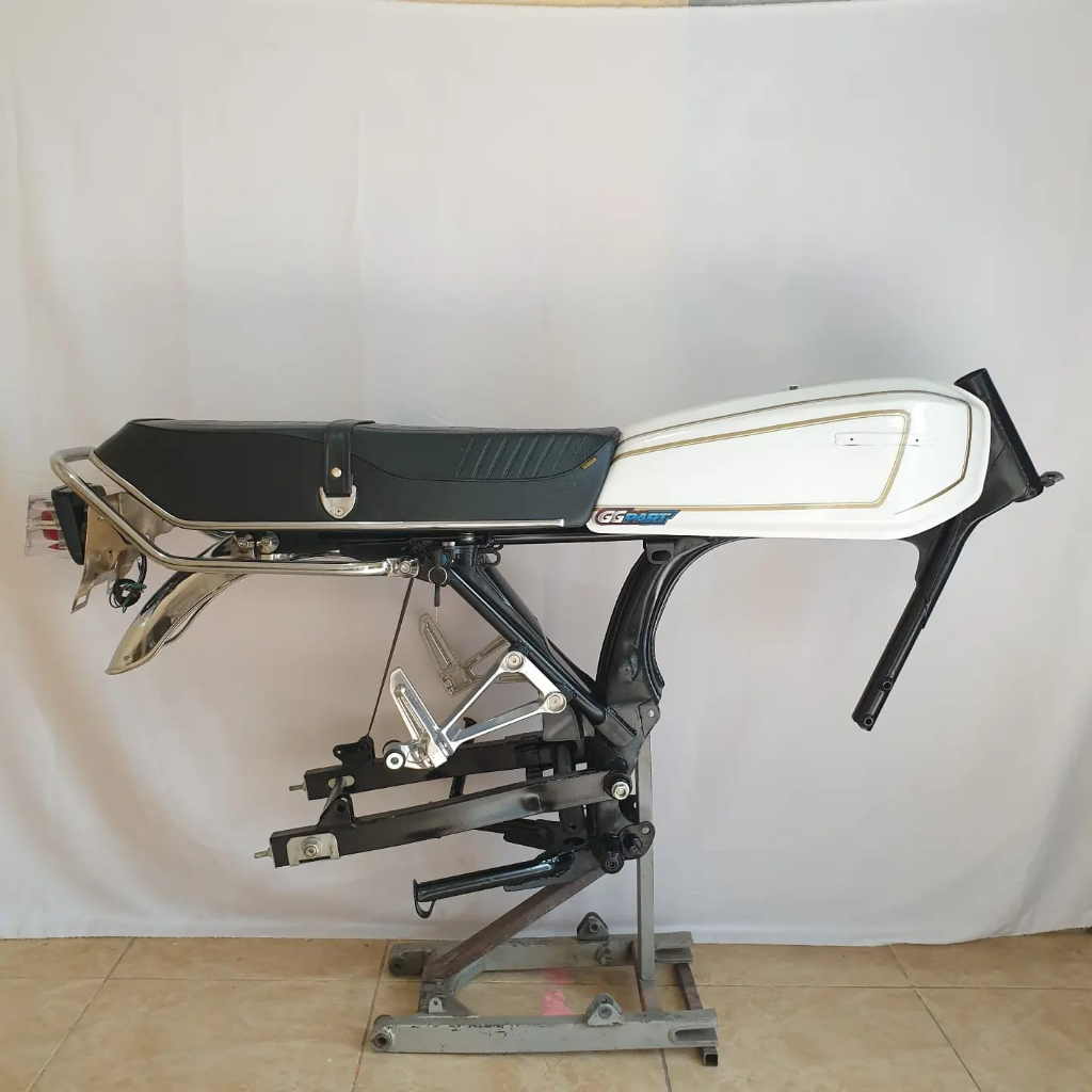 Body Set GL100 Full Tatanan Tinggal Naik Mesin Dan Kaki Kaki