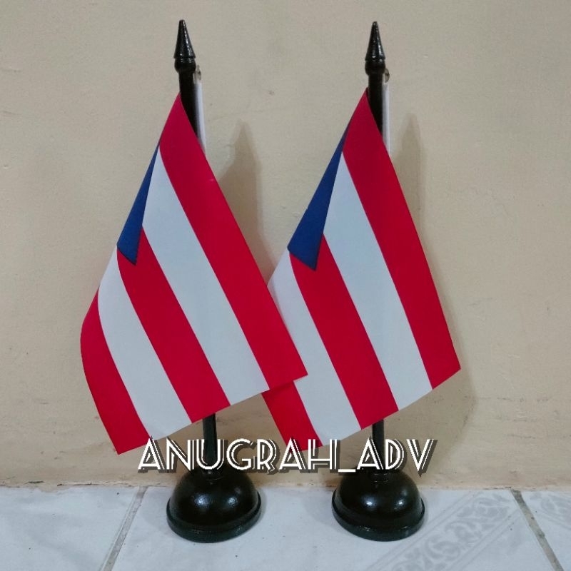 

tiang kayu bendera meja PUERTO RICO