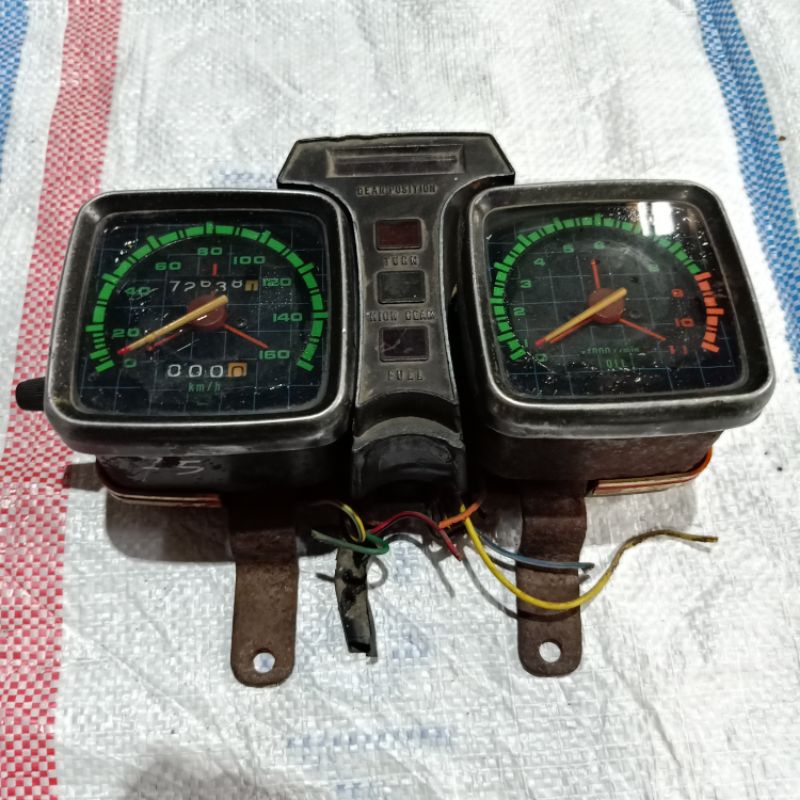 spedo spido speedometer spedometer spidometer odometer gauge motor Suzuki TRS TRZ katana 118 125