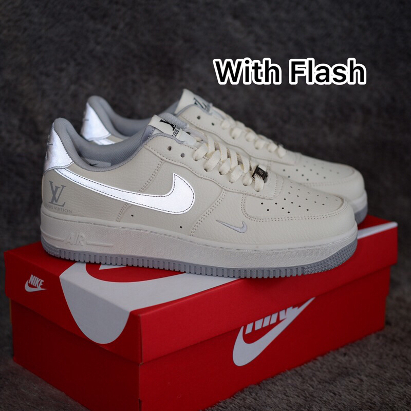 Sepatu Sneakers NK AF 1 LV Cream Silver