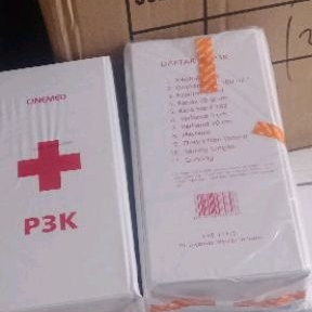 kotak obat P3K + isi
