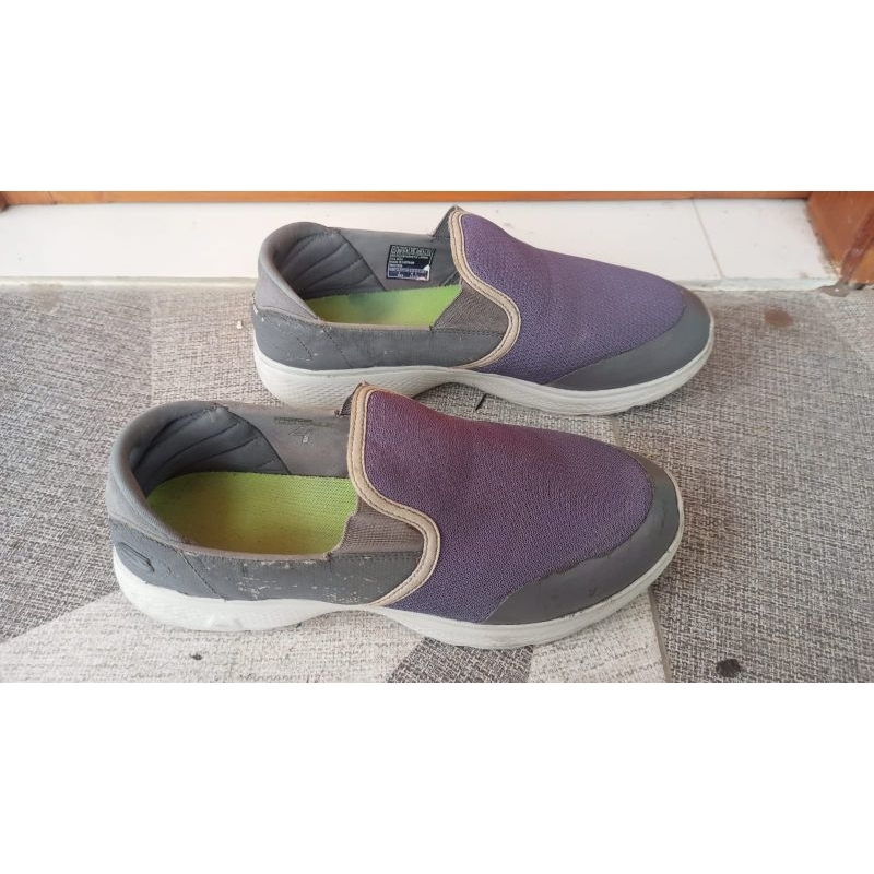 sepatu sneaker slip on Skechers 44 second