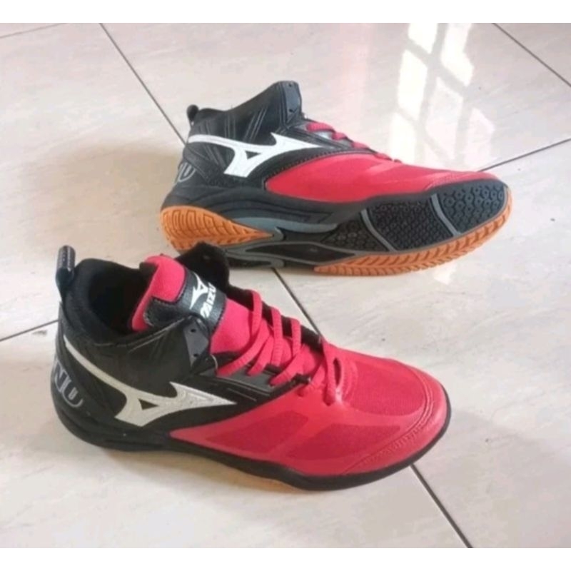 Sepatu Olahraga Volly/Basket Mizuno Momentum sol karet
