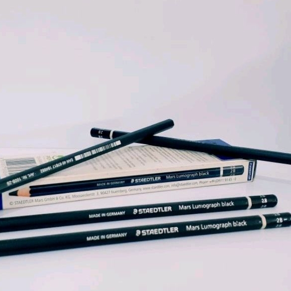 

Staedtler Mars Lumograph black 2B. Pensil 2B