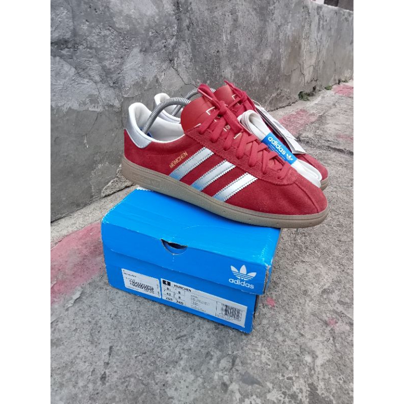 Adidas munchen red silver
