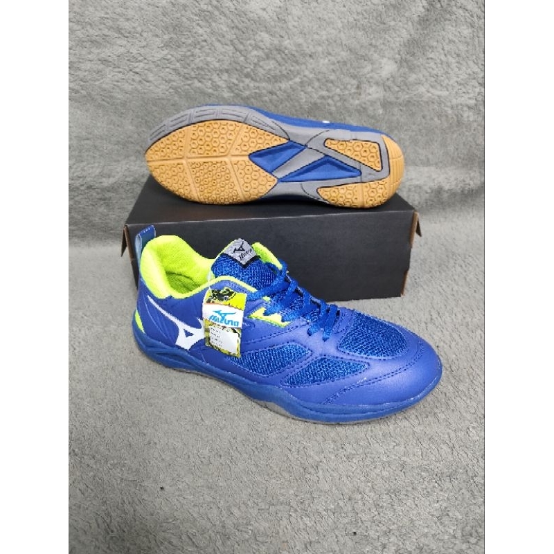 Sepatu voli Mizuno  wave momentum 2 pendek sepatu Mizuno batminton
