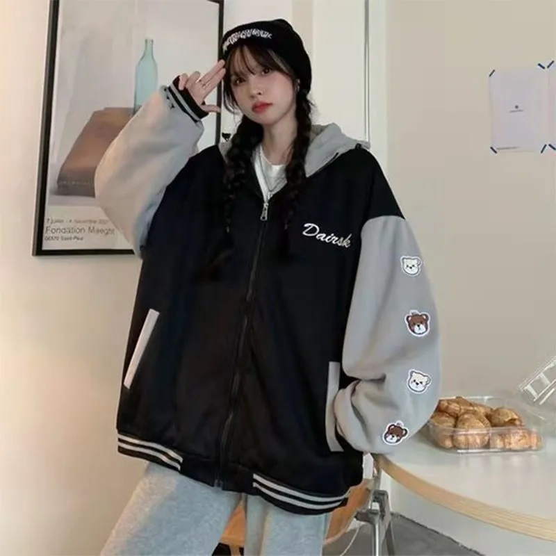 JAKET ZIPPER VARSITY HOODIE JAKET BASEBALL PRIA WANITA JUMBO INISIAL DOIRSK BEAR ,SIZE S,M,L,XL,XXL,