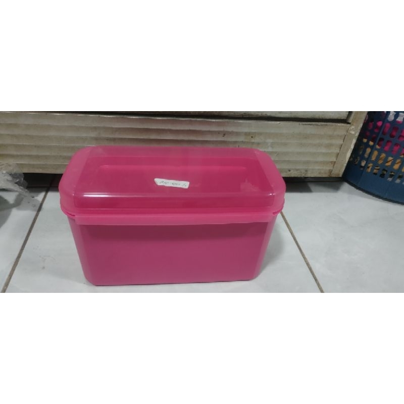 signature Tupperware/ regtagular Tupperware/wadah Tupperware
