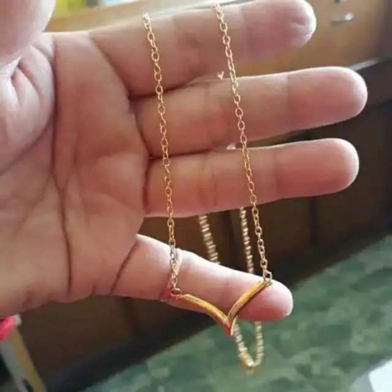 Kalung V Emas 24K 99,99%.